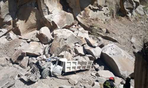 Derrumbe de mina de piedra en Toluca, deja cuatro lesionados